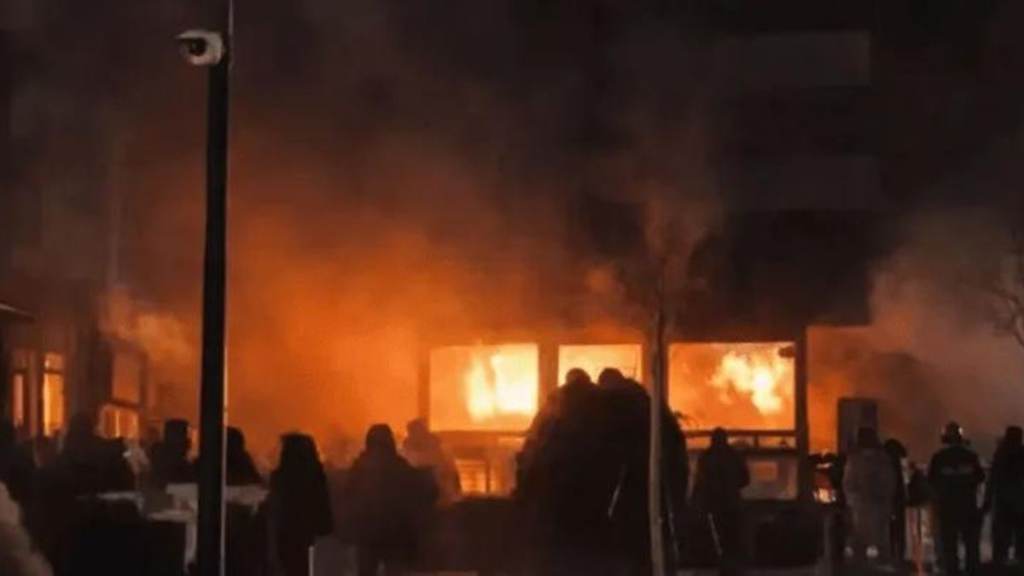 Dolor, duelo y debate sobre seguridad tras el incendio en un centro turístico de invierno