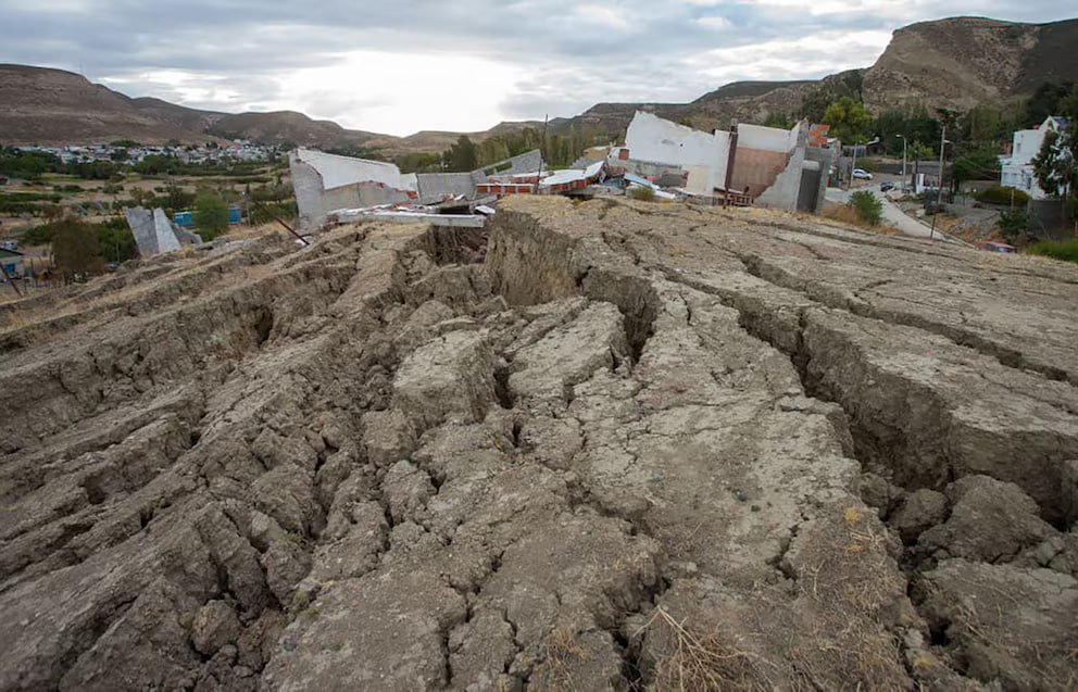 Deslizamientos de tierra obligaron a evacuar barrios enteros en Comodoro&nbsp;Rivadavia