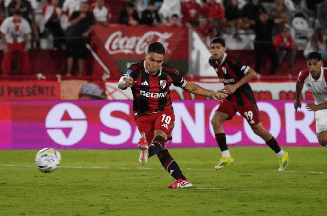 River debutó con triunfo en el ciclo de Coudet tras vencer a Huracán
