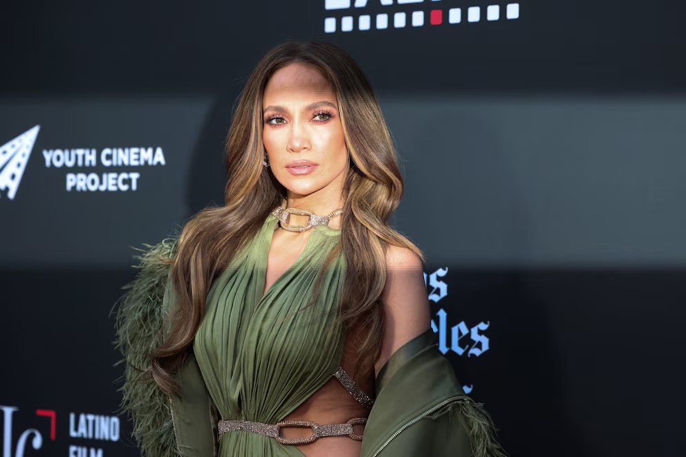 Entre pasado y presente: los looks de Jennifer&nbsp;Lopez
